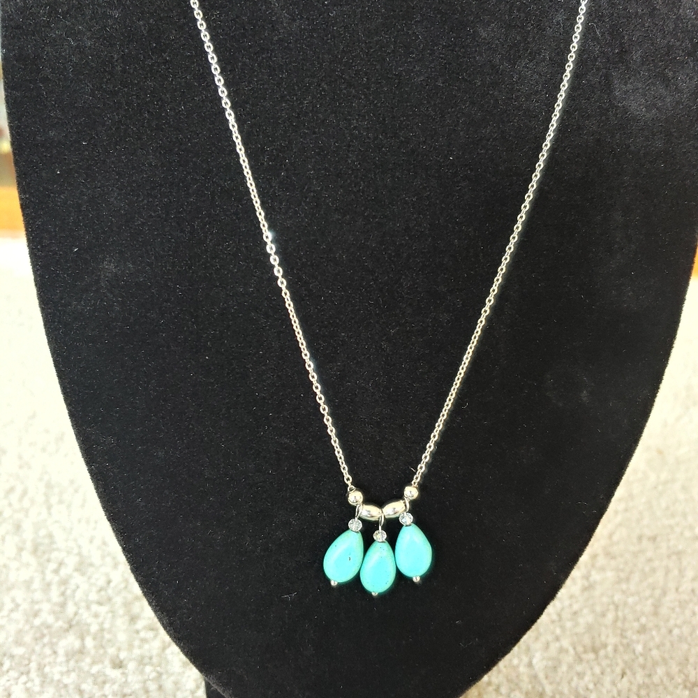 🎁Like-New Magnesite 18" necklace